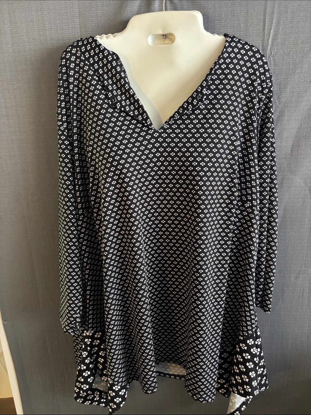 Zac & Rachel Black and White Floral V-Neck Dress